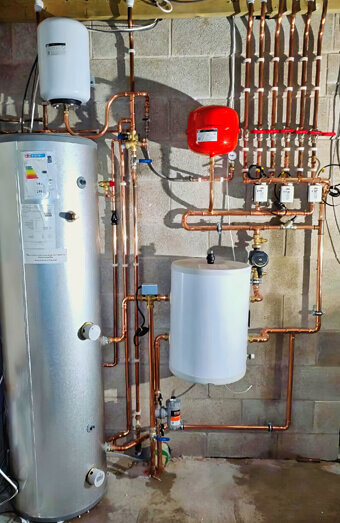 https://southlakeplumber.com.au/uploads/2025/06/commercial-plumbing-915367.jpg