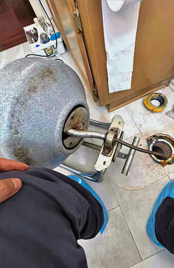 https://southlakeplumber.com.au/uploads/2025/06/emergency-plumbing-877321.jpg