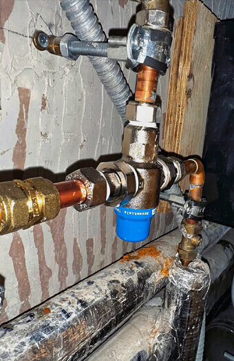 https://southlakeplumber.com.au/uploads/2025/06/emergency-plumbing-912174.jpg