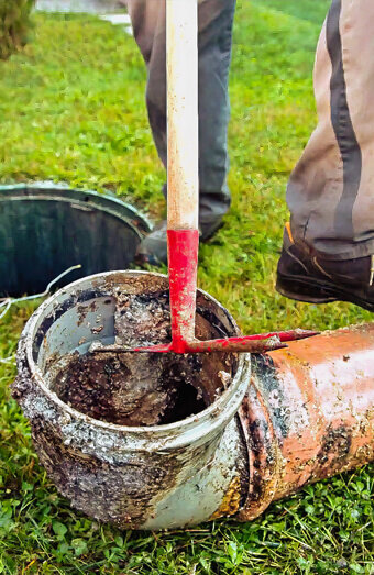 https://southlakeplumber.com.au/uploads/2025/06/pipe-relining-24290.jpg